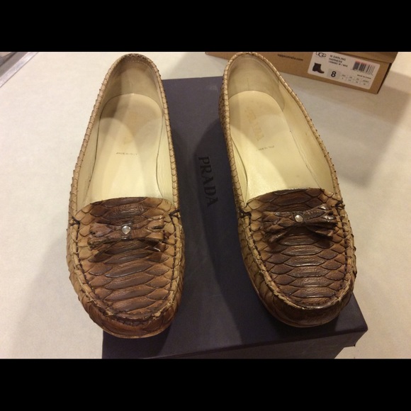 Prada flats - Picture 1 of 4